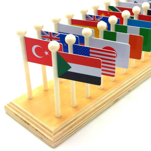Puzzle carte du monde avec drapeaux Montessori