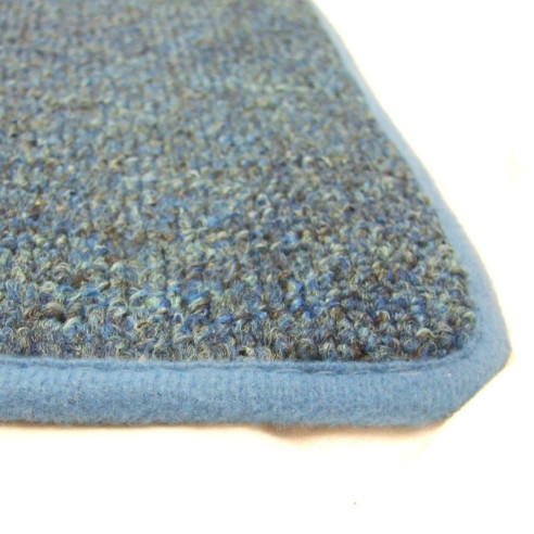 Grand tapis bleu Montessori vu de détail pour voir la texture.
