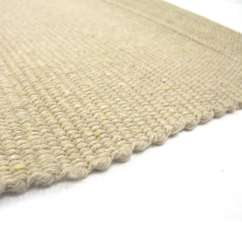 Petit tapis de travail beige Montessori vu de détail.