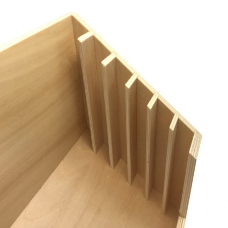 Support pour 6 cadres d'habillage Montessori vue de détail pour voir les 6 compartiments.