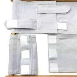 Cadre d'habillage velcro Montessori, en tissu gros, vu de détail avec les velcros fermés. 2