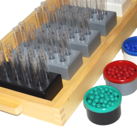 Grand matériel de la division des mathématiques Montessori vue de détail Grand matériel de la division des mathématiques Montessori vue de détail