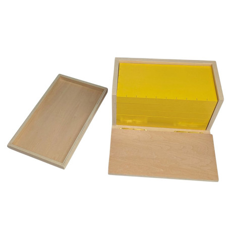 Boite de 5 prismes jaunes en bois Montessori Mathématiques Boite de 5 prismes jaunes en bois Montessori Mathématiques