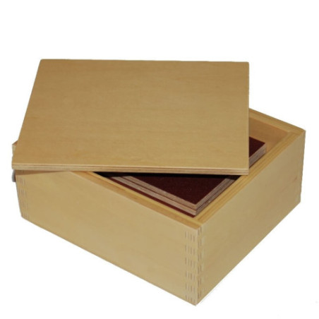 Tablettes rugueuses avec boite Montessori Tablettes rugueuses avec boite Montessori